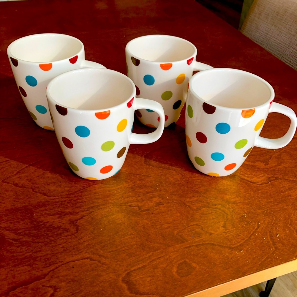 Set of 4 coffee mugs